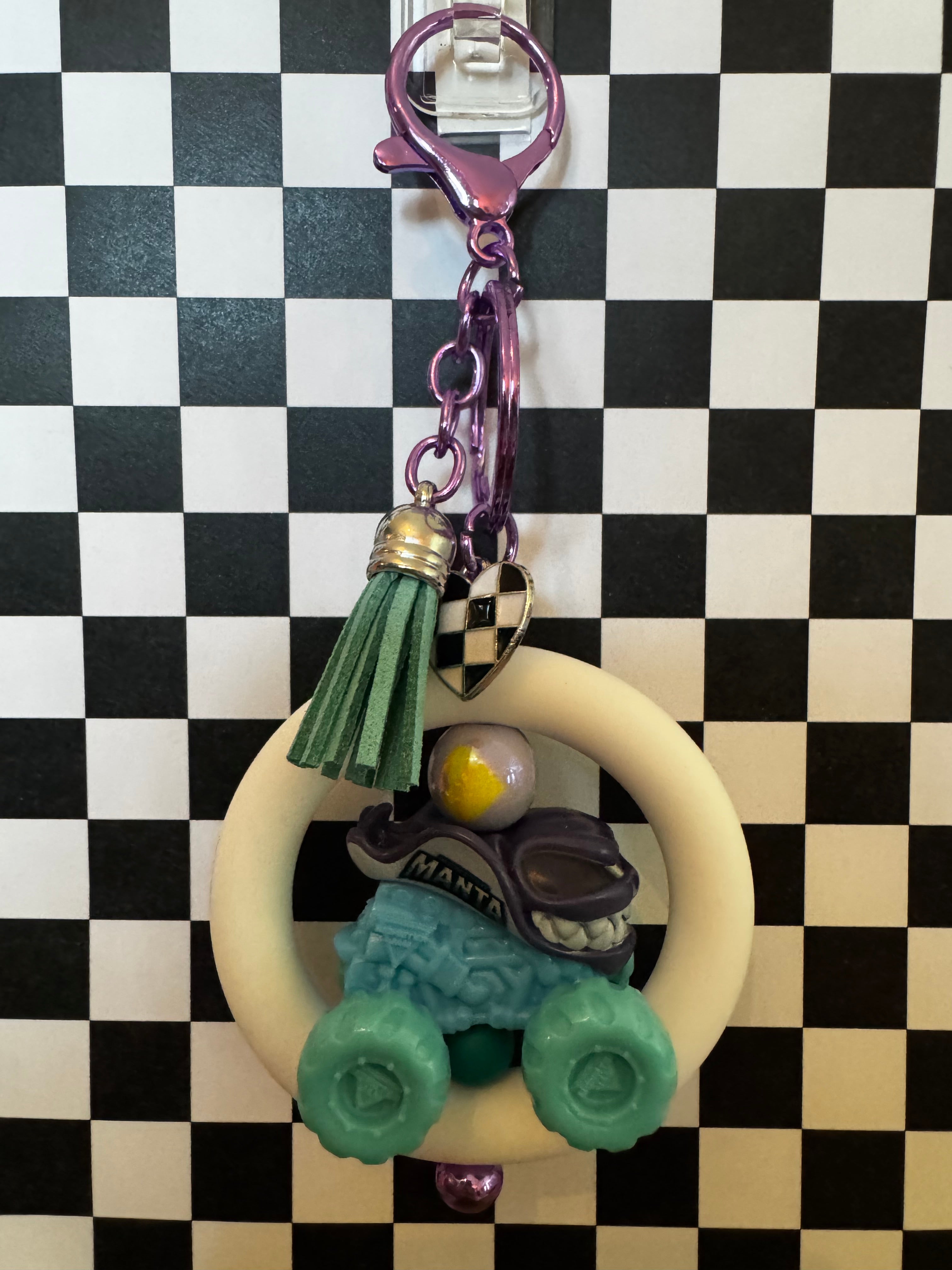 MJ mini Manta Keychain